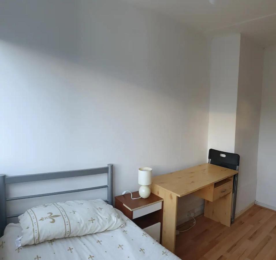 Elephant & Castle - Zone 2 - Private Rooms - Shared Bathroom 伦敦 外观 照片