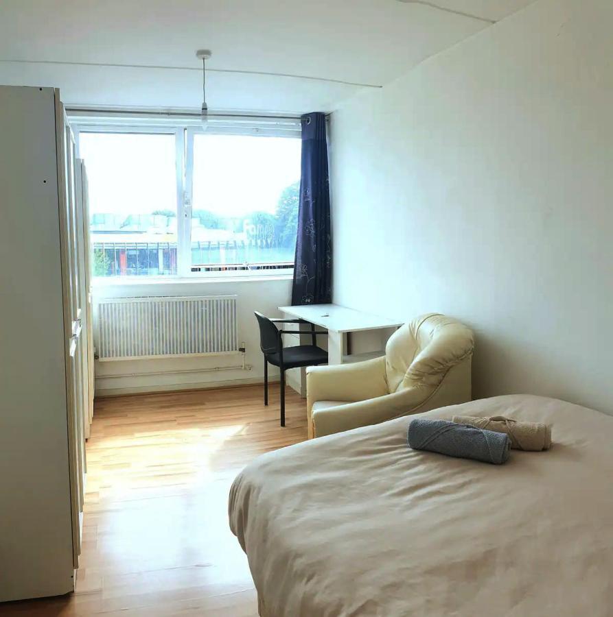 Elephant & Castle - Zone 2 - Private Rooms - Shared Bathroom 伦敦 外观 照片