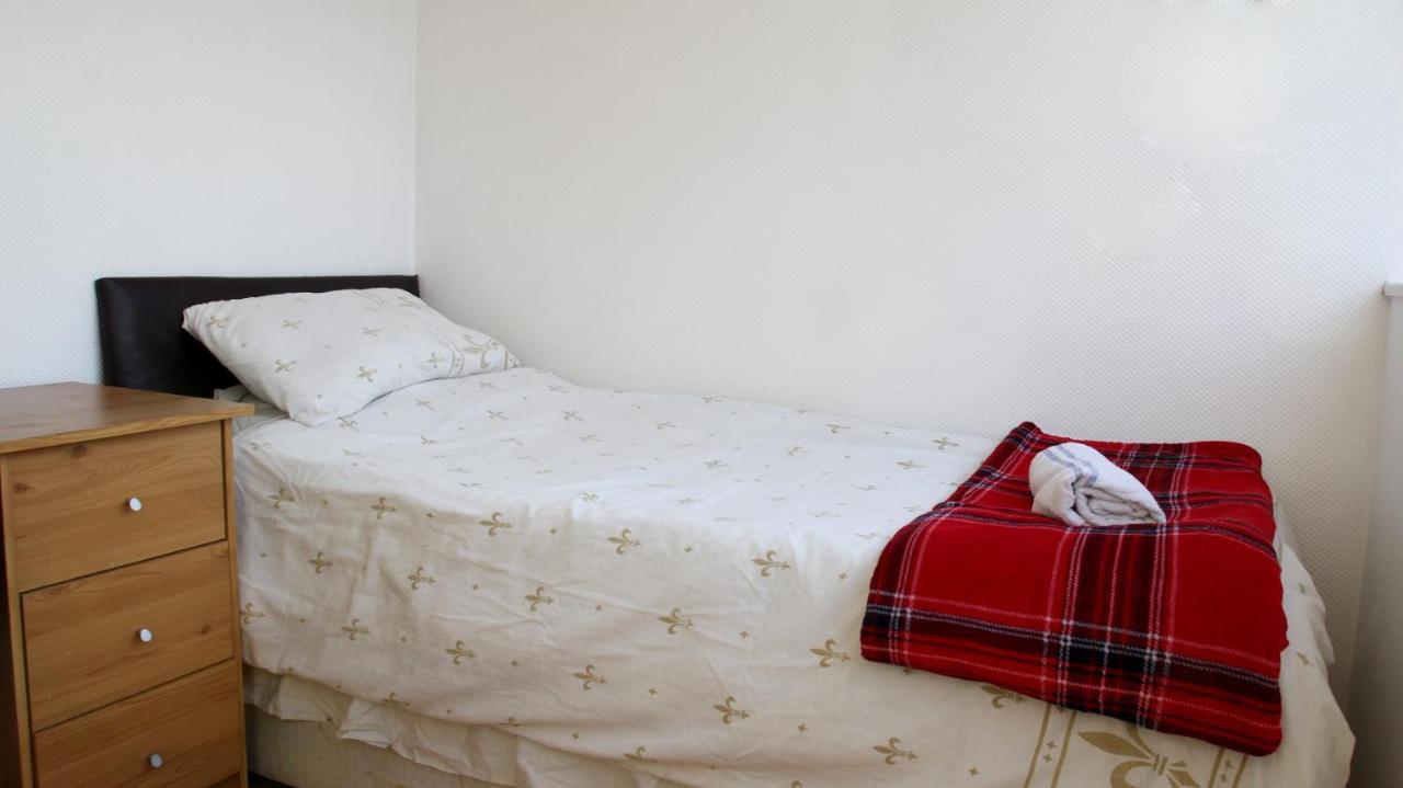 Elephant & Castle - Zone 2 - Private Rooms - Shared Bathroom 伦敦 外观 照片