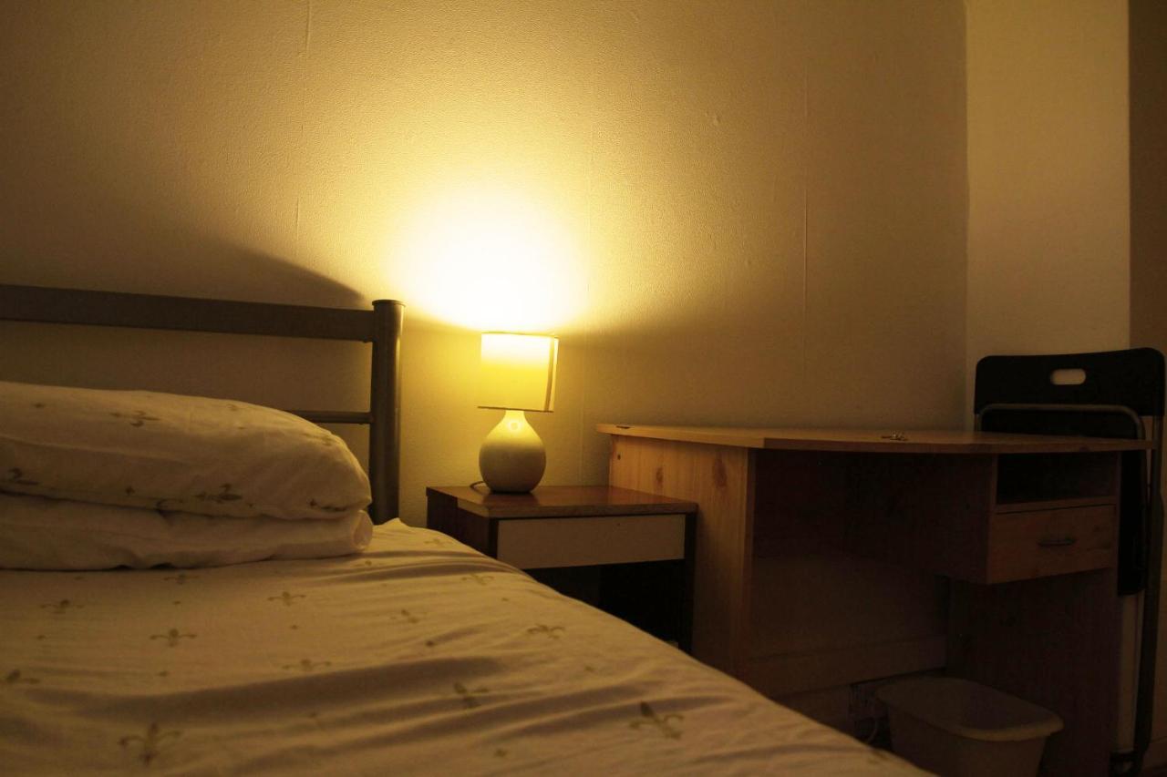 Elephant & Castle - Zone 2 - Private Rooms - Shared Bathroom 伦敦 外观 照片