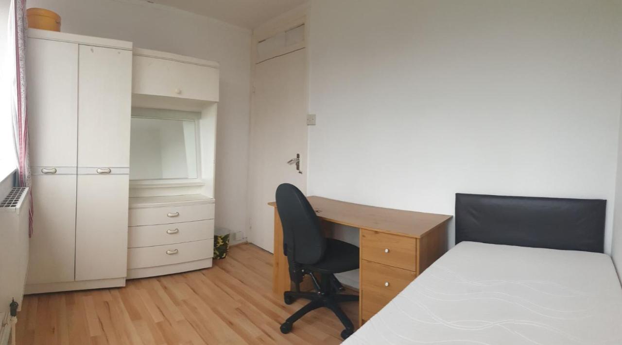 Elephant & Castle - Zone 2 - Private Rooms - Shared Bathroom 伦敦 外观 照片