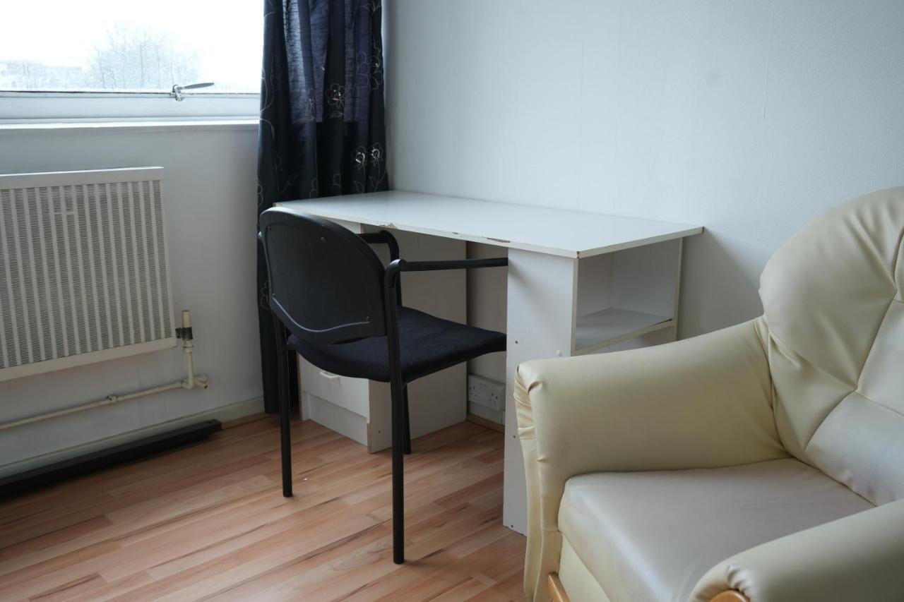 Elephant & Castle - Zone 2 - Private Rooms - Shared Bathroom 伦敦 外观 照片