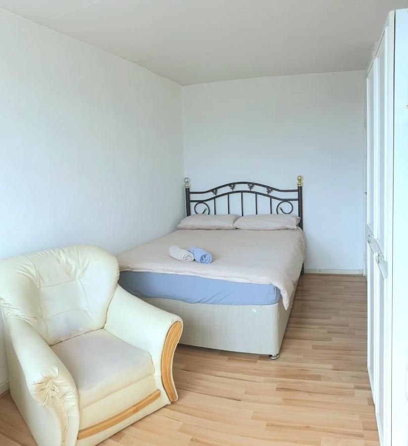 Elephant & Castle - Zone 2 - Private Rooms - Shared Bathroom 伦敦 外观 照片