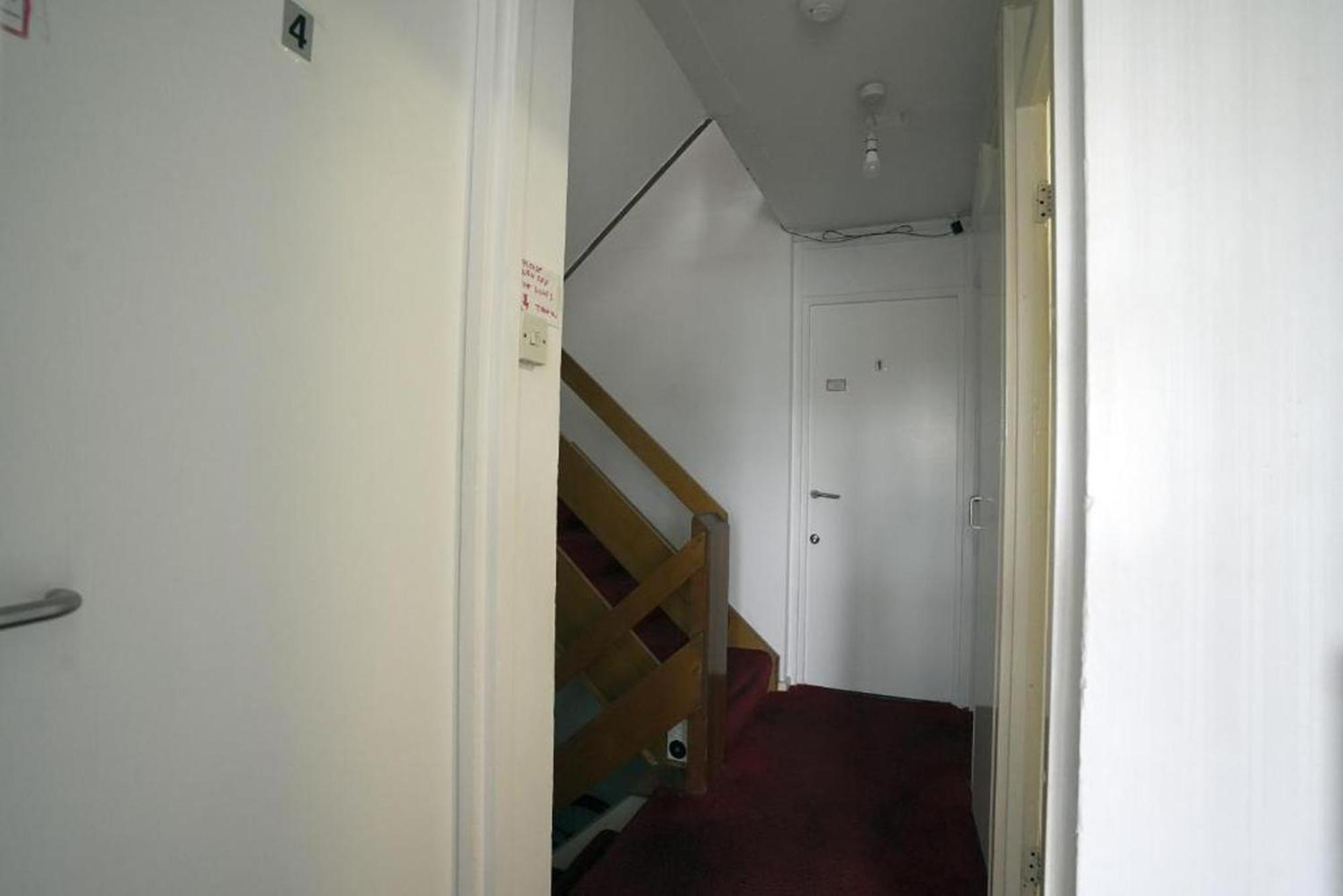 Elephant & Castle - Zone 2 - Private Rooms - Shared Bathroom 伦敦 外观 照片